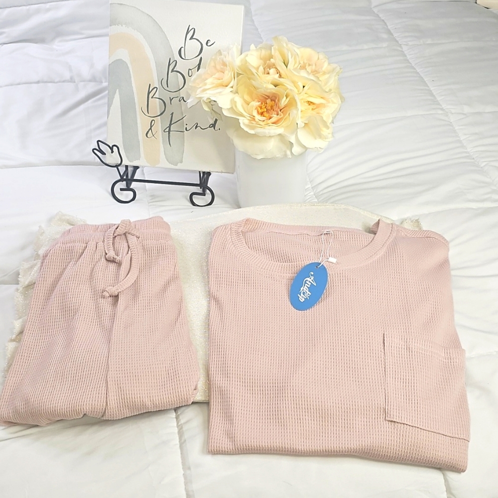 Pink Pajama Set Loungewear Elegant wear Vacation Resort wear - Picture 2 of 11